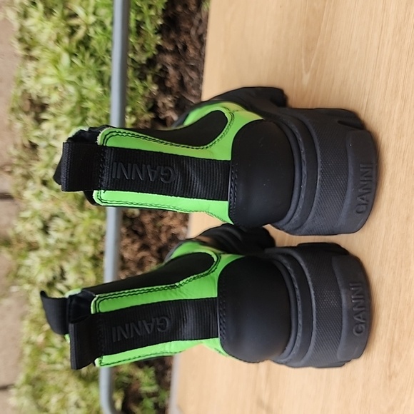 Ganni Lime Green Black Leather Chelsea Boot Size UE 35 MSRP $570 - Picture 4 of 14